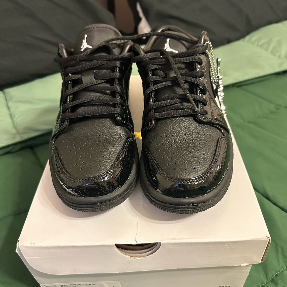 Jordan 1 Black Athletic Shoes Sleek Leather Design